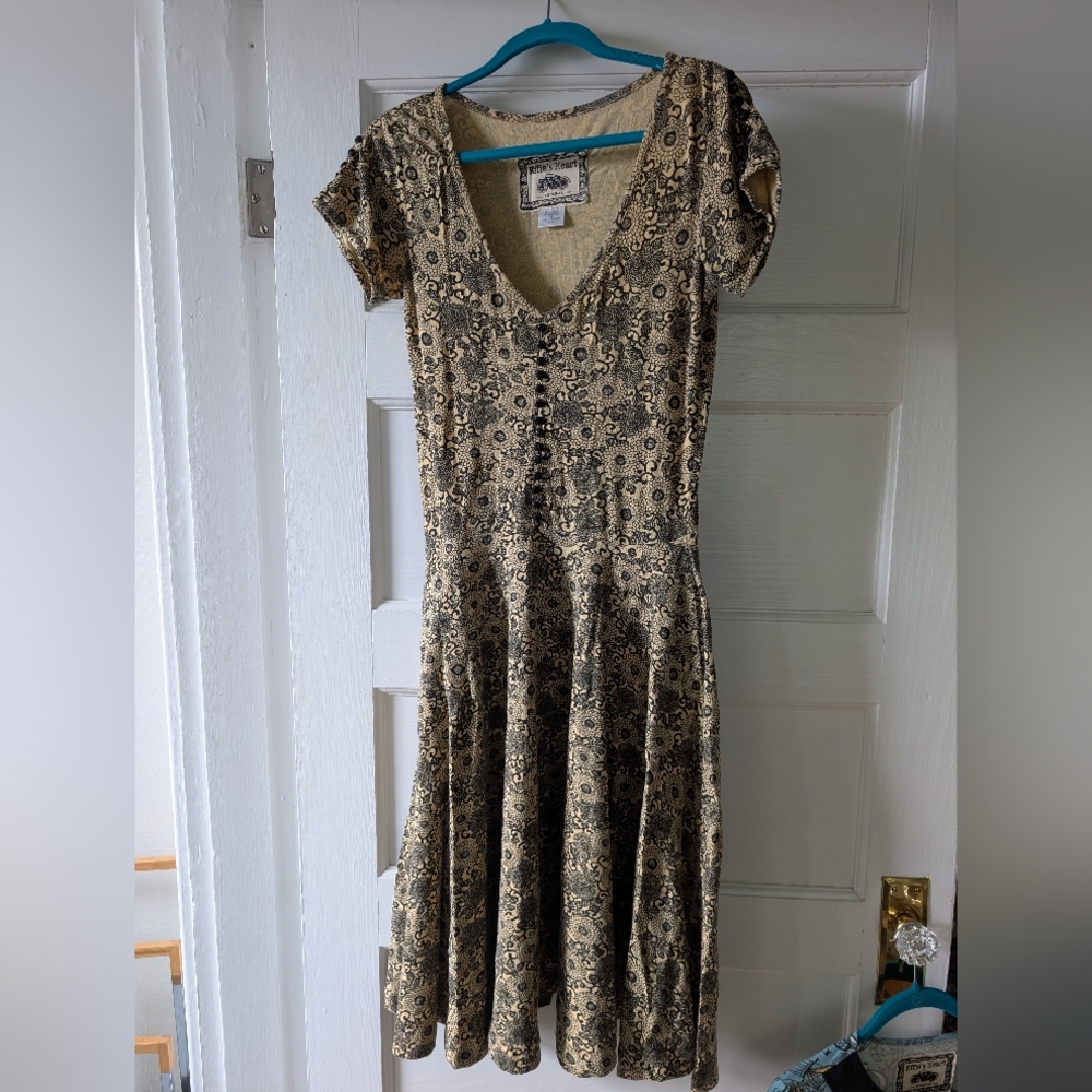 ✨donated✨Effie' Heart Vintage Style Dress with Unique Mum Pattern
